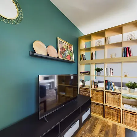Gdanski Przytulna Z Ogrodkiem I Tarasem By Renters غدانسك