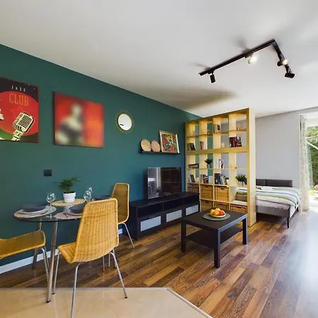 Lägenhet Gdanski Przytulna Z Ogrodkiem I Tarasem By Renters